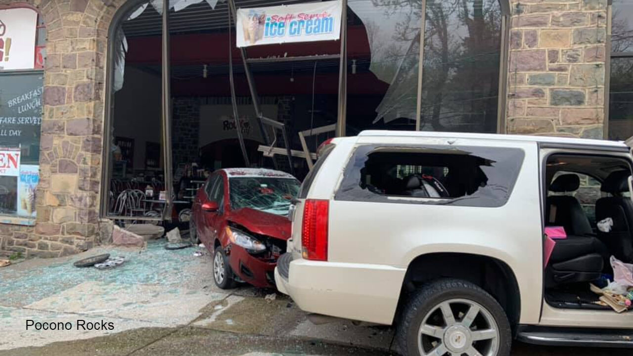 Cars crash into Pocono Rocks